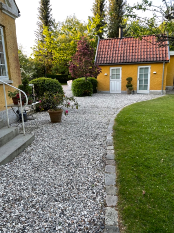 Lægning af ukrudtsdug