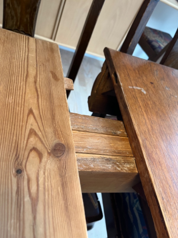 4 tillægsplader til gammelt udtræksbord 45x100 cm. De gamle har fået vandskade og er blevet skæve