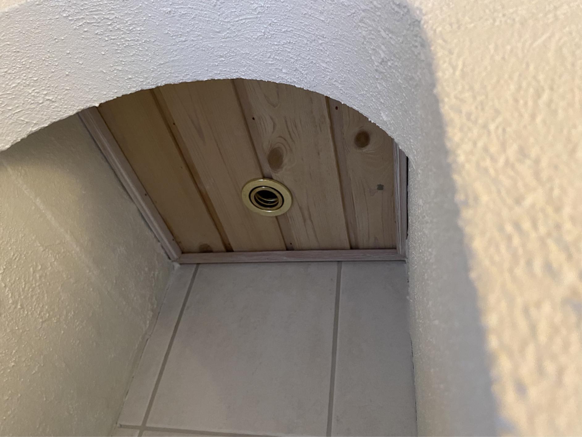 Udskiftning af pærer i loftspots