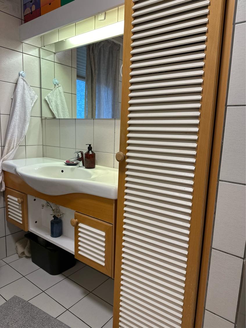 Maling af toiletmøbel + toilet jalousiskab