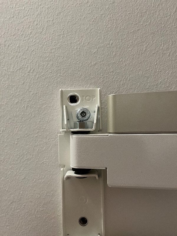 Fjernet 2 solide skruer med ødelagt kærv