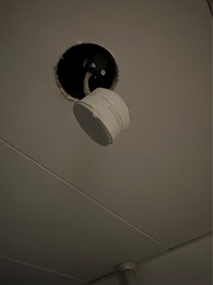 Udskiftning af spots på badeværelse samt ophængning af lamper