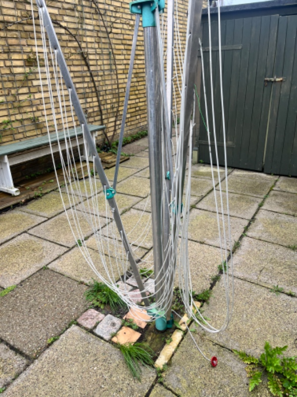 Opsætning af havelåge og oprydning