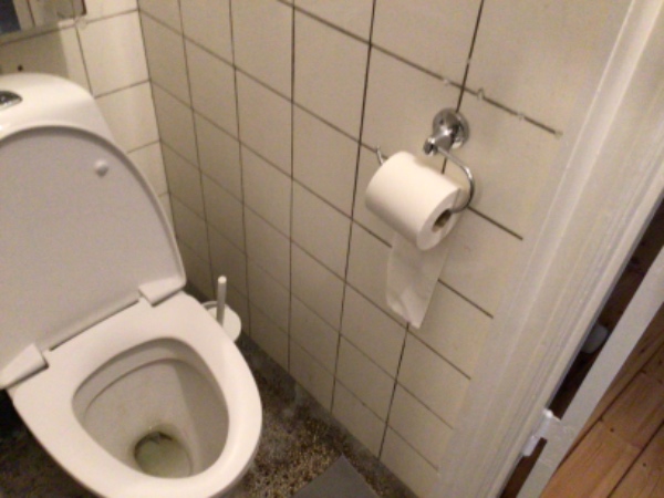 Nedrivning og muring af badeværelse
