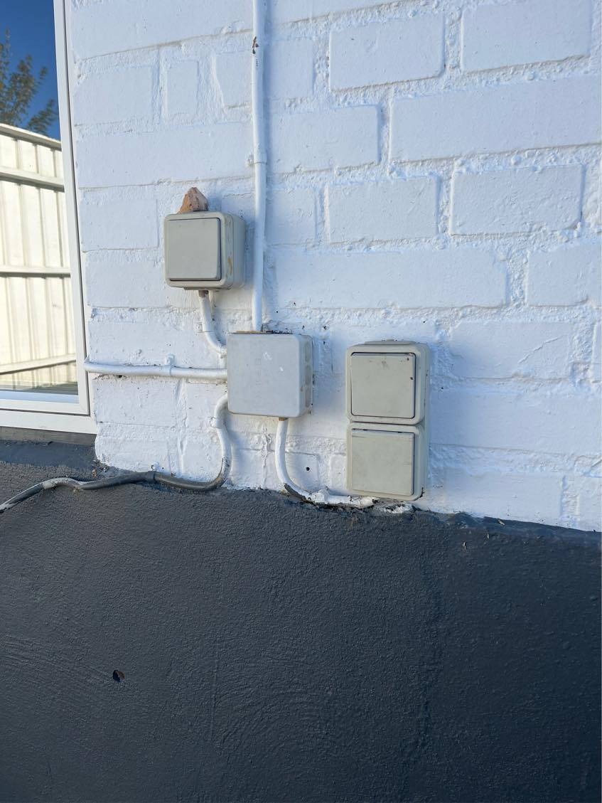 Fjerne lamper og ledninger