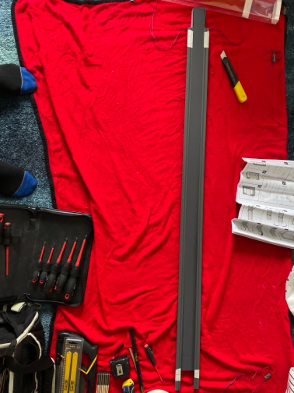 Beskåret plissegardiner fra Jysk og have dem sat op