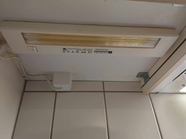 Opsætning IKEA LED-lyslister under 2 underskabe