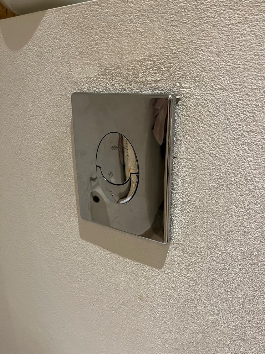 Væghæng toilet der løber