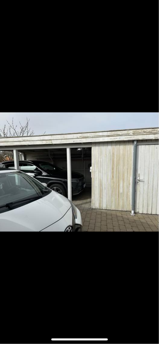 Malet carport