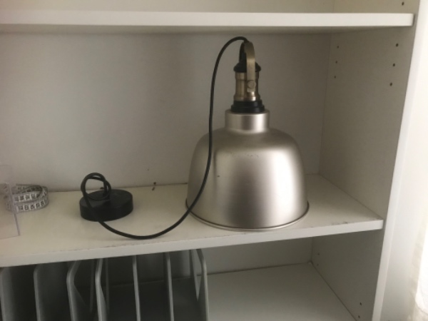 Opsætning af en liftlampe i stue