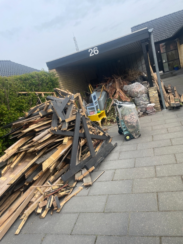 fjerne affald fra indkørsel / carport