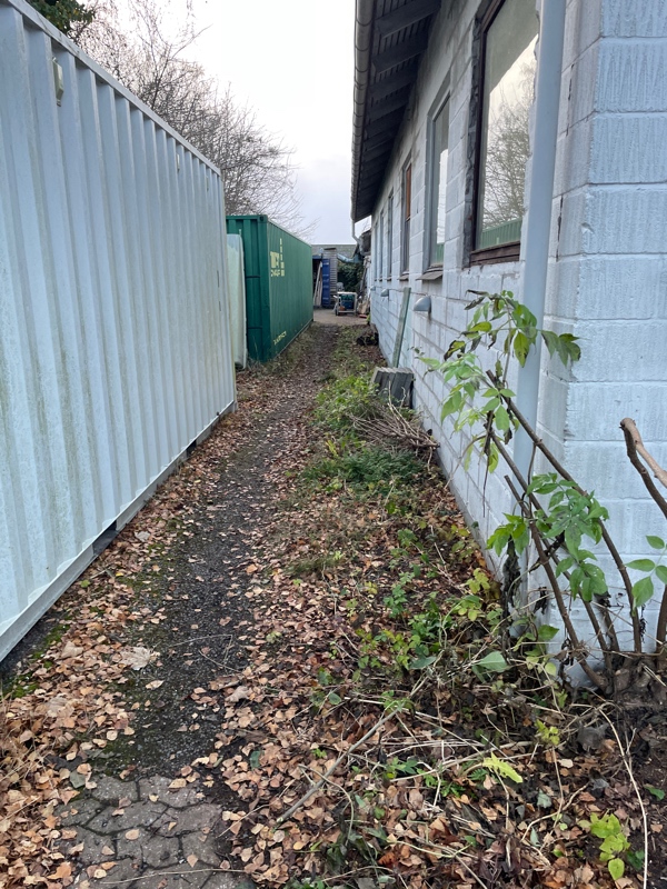 oprydning af blade og jord