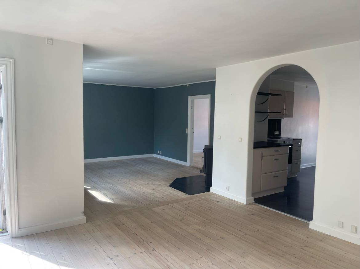 Let rengøring af umøbleret hus