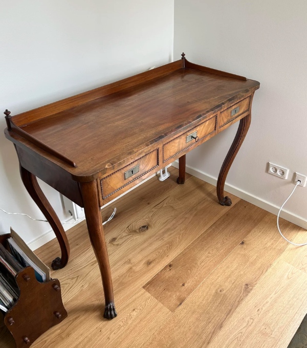 Tranporteret et bord fra Værløse til København V