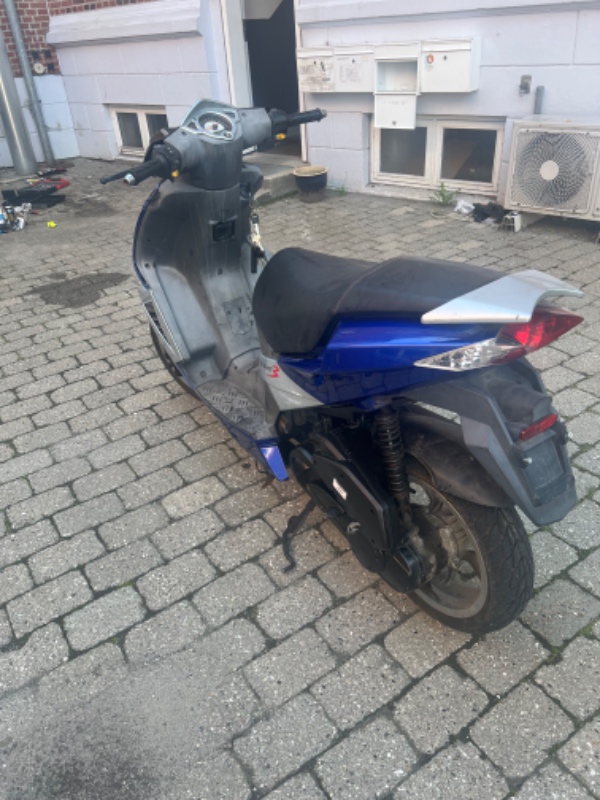 Scooter vil ikke trække og køre som den skal. Den har fået ny karburator, pumpe osv. starter perfekt. Men vil ikke trække