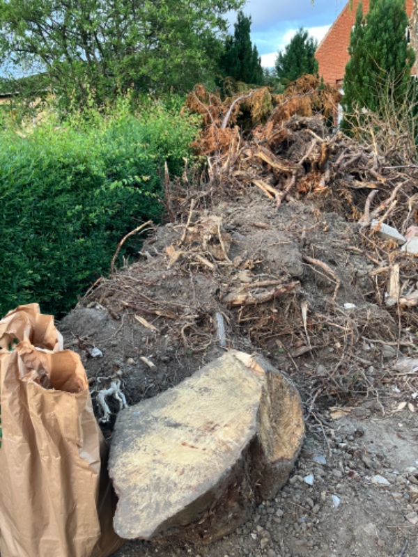 Afhentning af haveaffald med kran