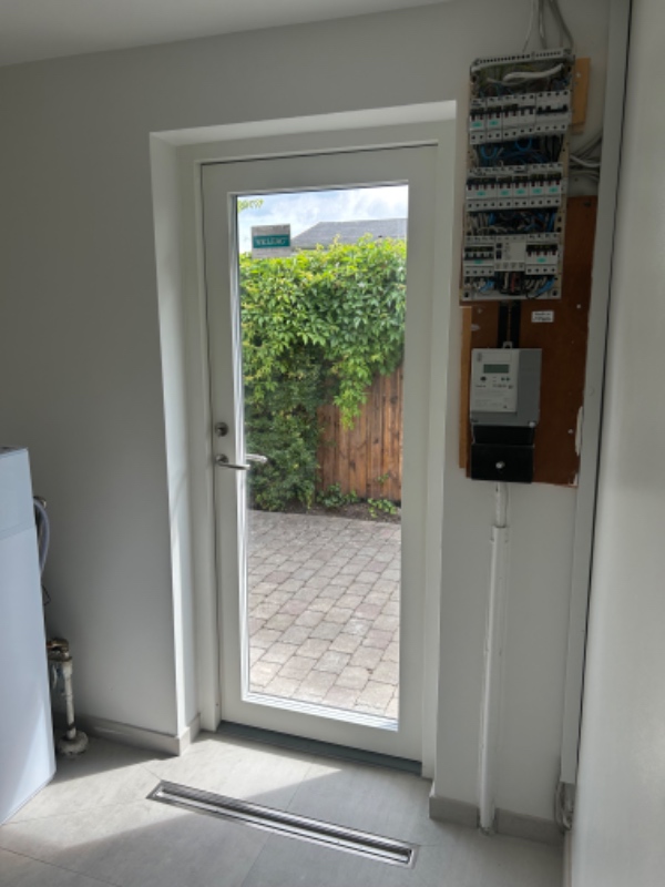 Vask af vinduer indvendigt og udvendigt