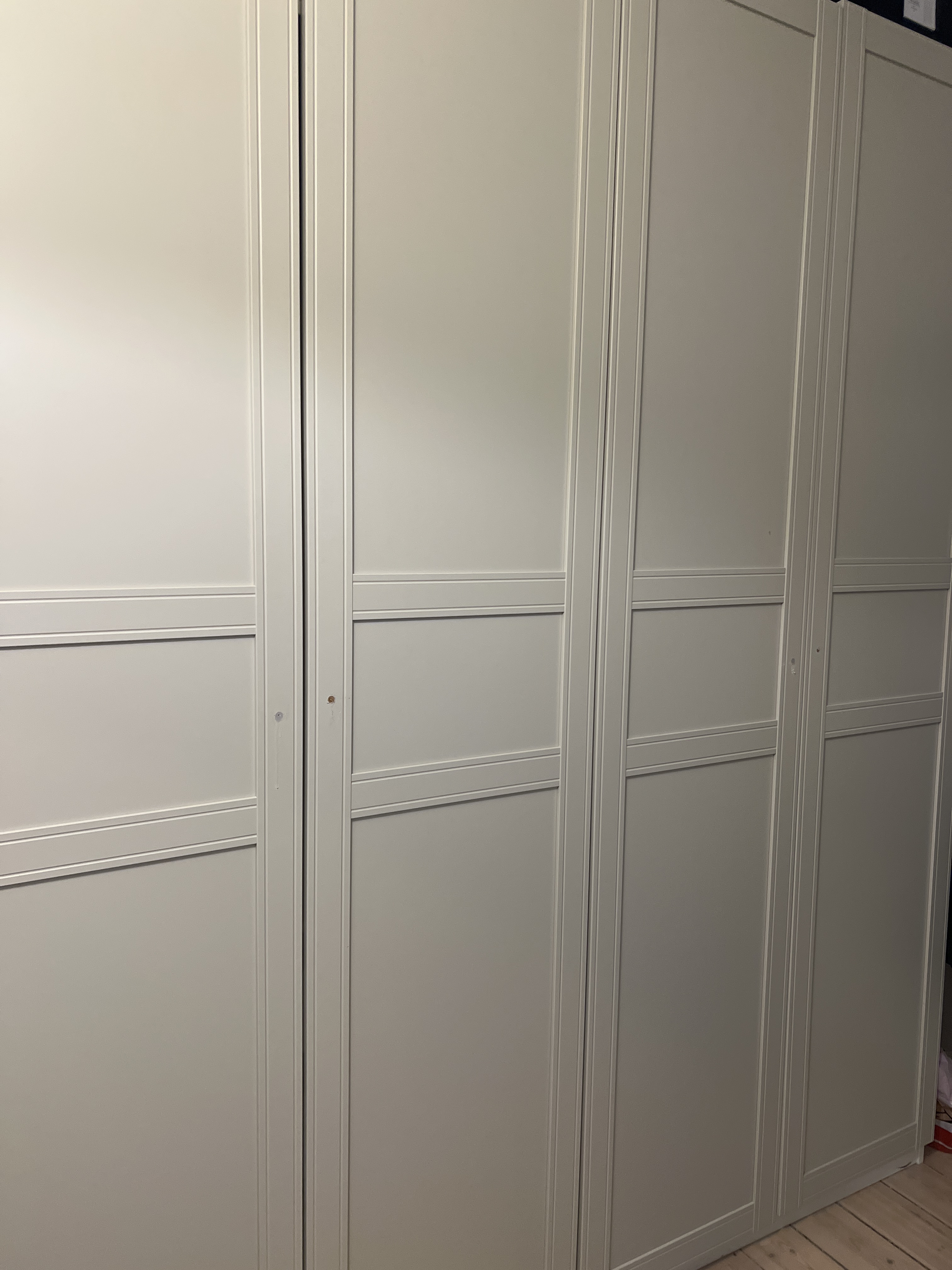 Hænge tv op + 4 greb på skabe