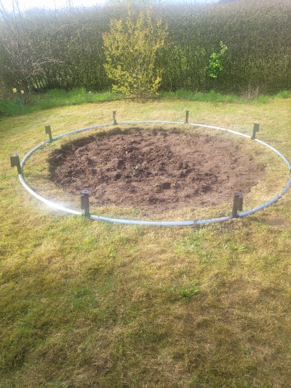 Gravning til trampolin