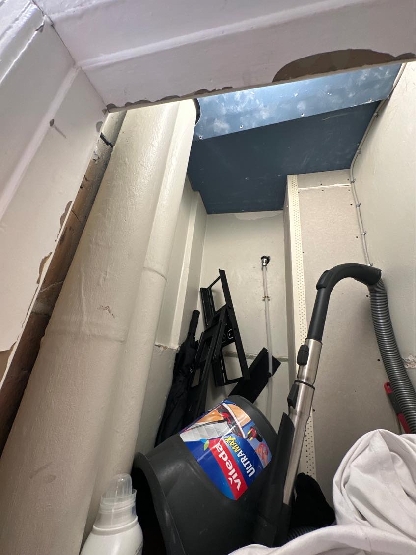 Opsætning af nyt køkken, slibe gulve, maling af vægge