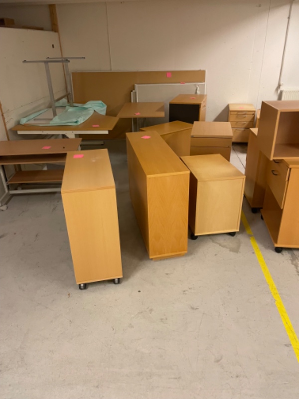 Bortskaffelse af kontormøbler