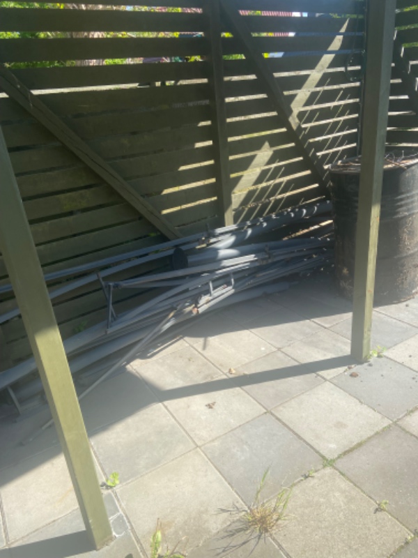 Hente af ting til stor skrald