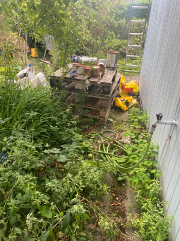 Haveaffald køres værk