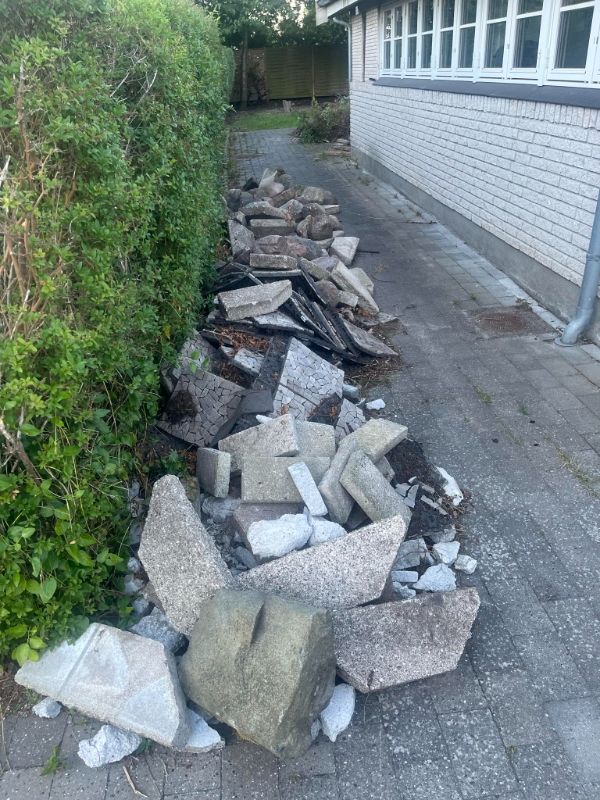 Afhentning af sten og jord