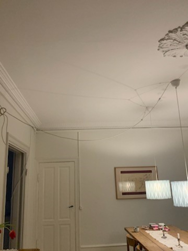 oprydning/opstramning af ledninger