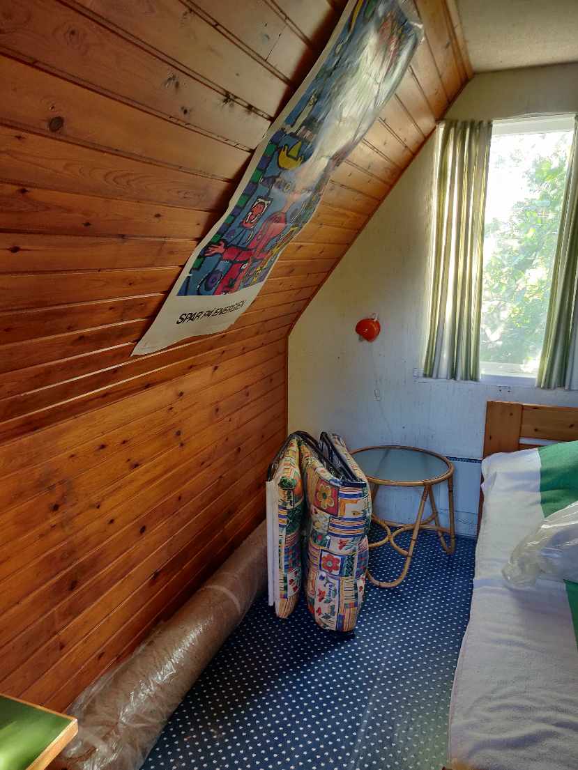 Nedrivning af to skure, mindre anneks samt lille jolle på sommerhusgrund i Høve strand