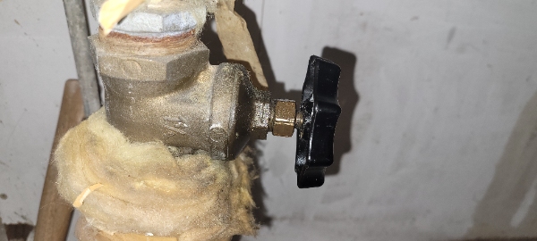 Skifte stophaner ved vandmåler