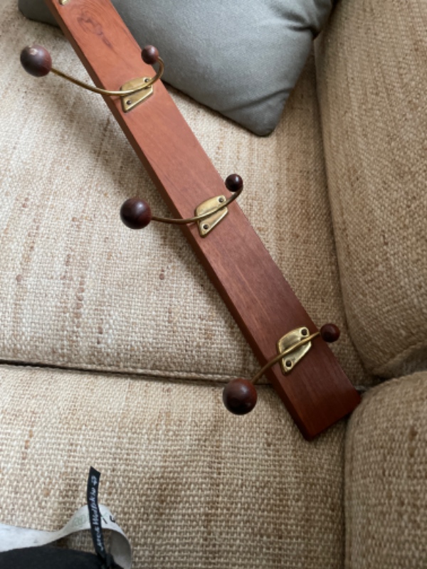 Hæng knagerække op