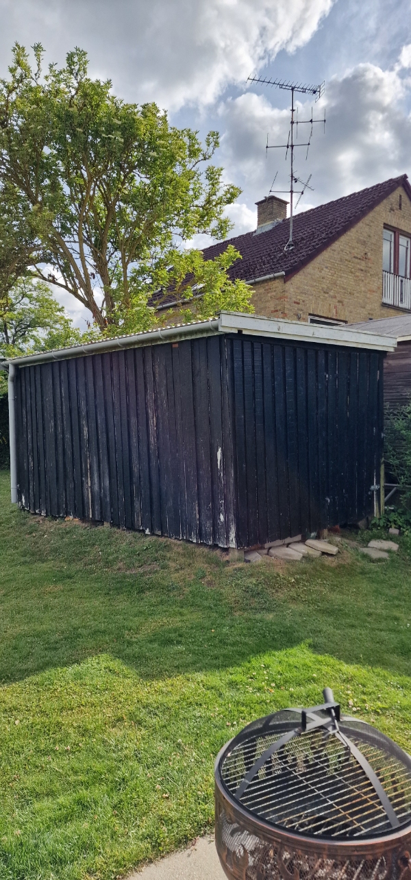 Nedrivning og opsætning af skur