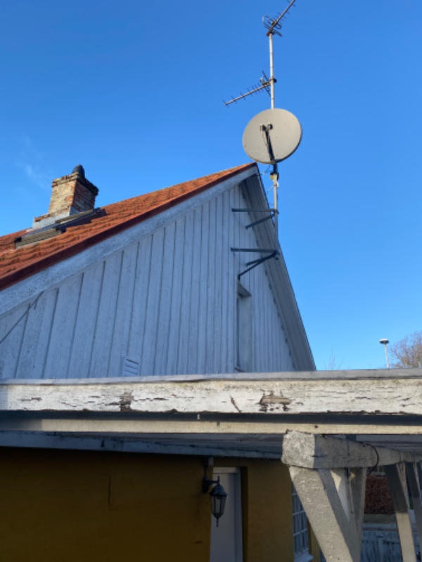 Nedtagning af antenne på hus gavl