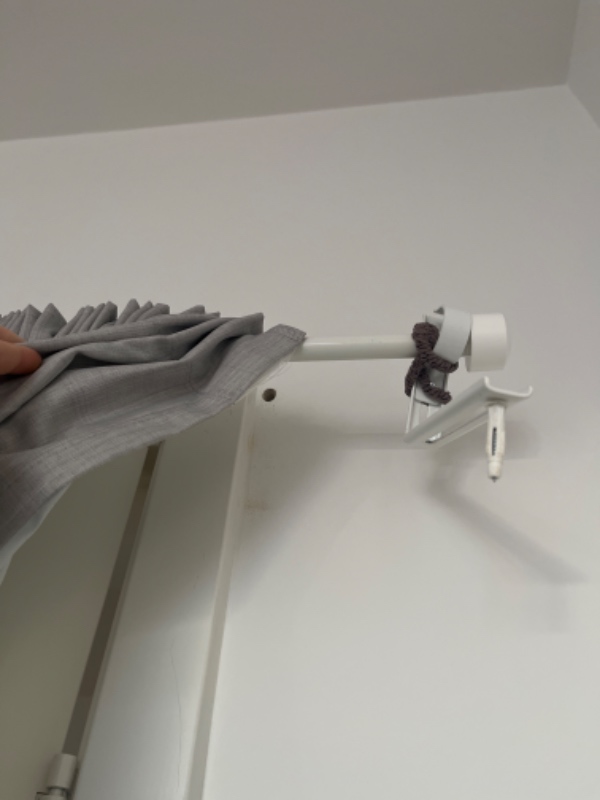 Hjælp til at hænge op gardinstang (med boremaskine)