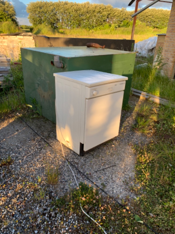 Fjernelse af olietank og vaskemaskine