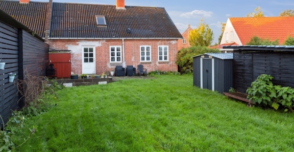 Græsslåning 150 m²