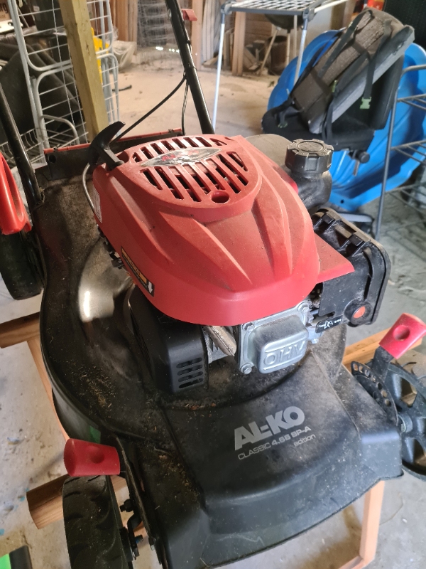 Service af plæneklipper og slibning