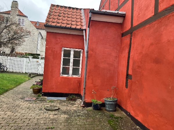 Omfangsdræn omkring lille kælder på 8 m2