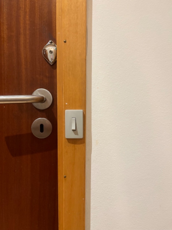 Flytning af gamle stikkontakter fra gerigt til væg