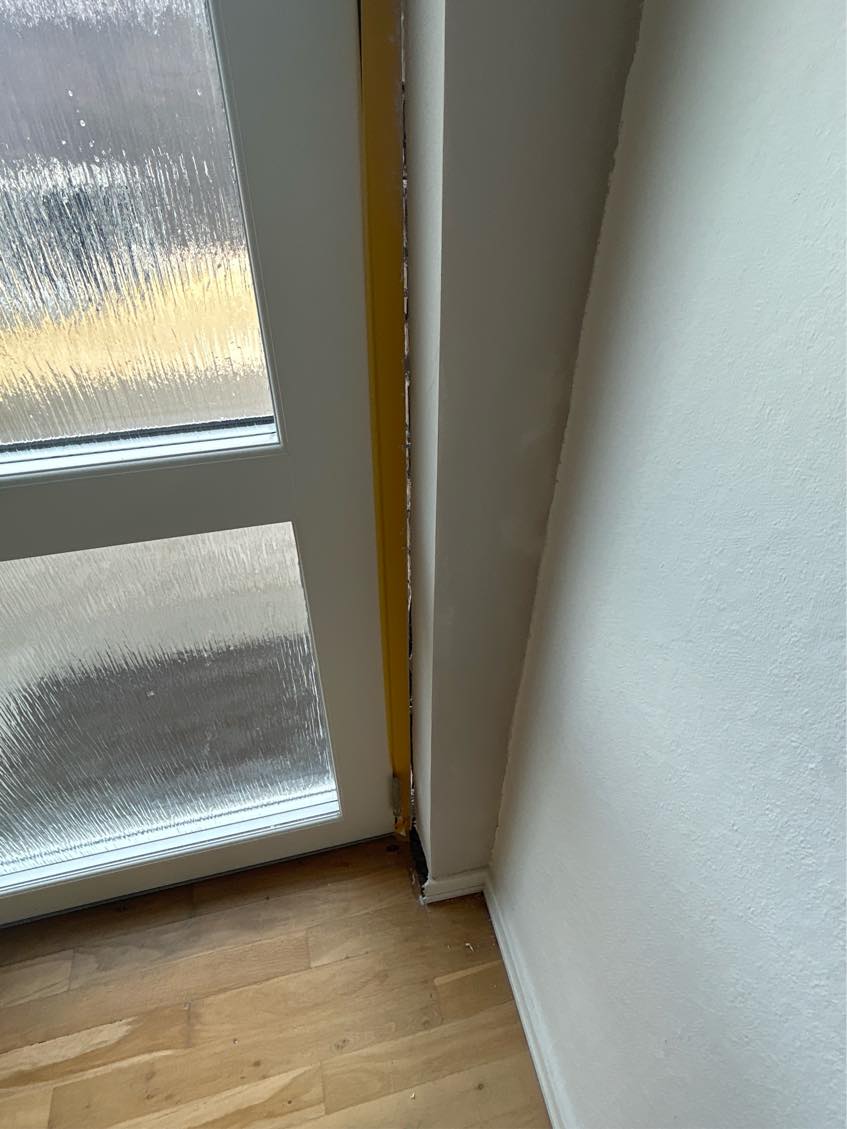 Fuge rundt om ny isat dør