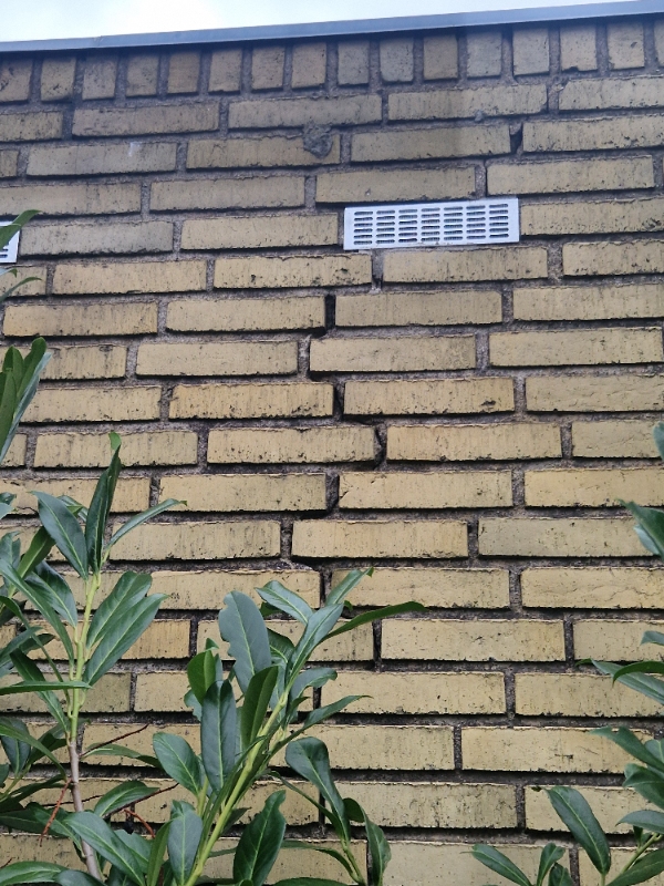 Udvendig mur skal fikses af murer