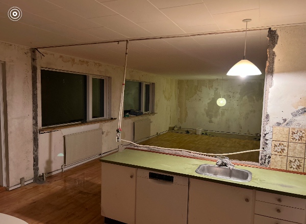 Finish på nedrevet væg og fjern el