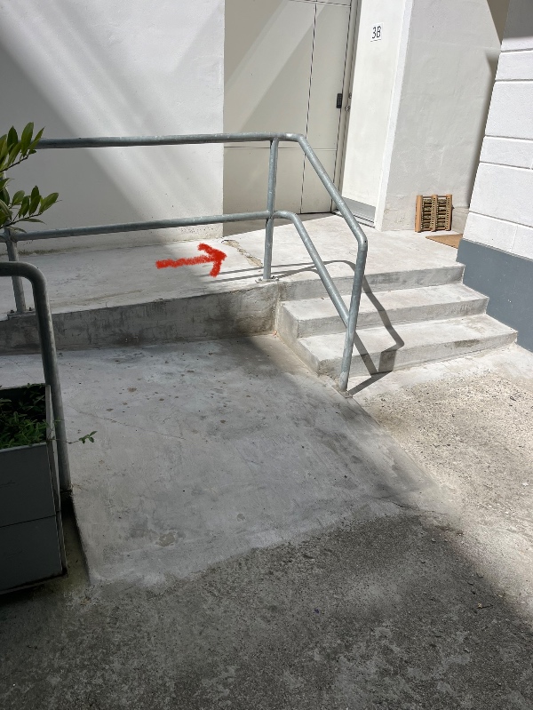 Betontrappe repareres