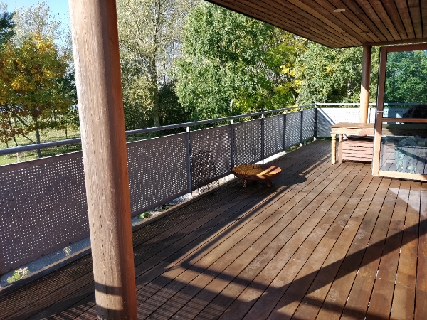 Oliering af træværk på altan og trappe