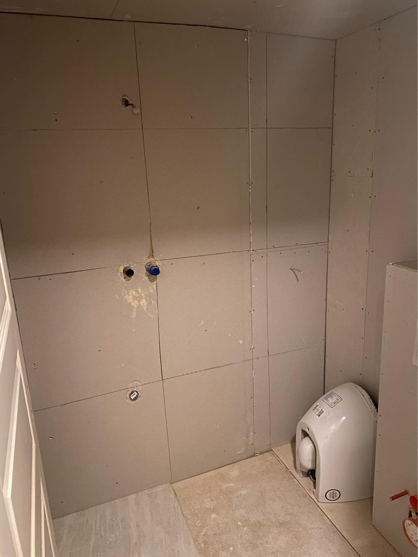 Murer søges til fliselægning på lille toilet