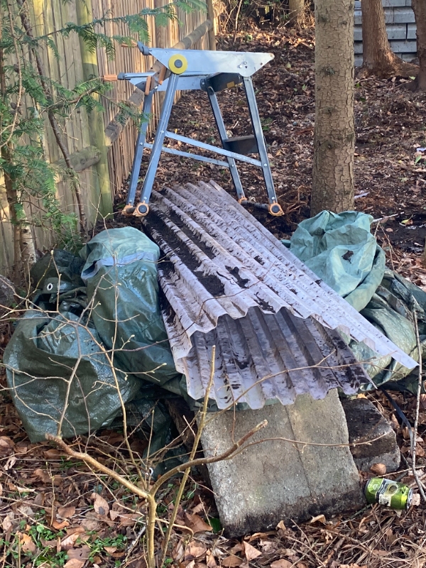 bortkørsel af brædder og presseninger