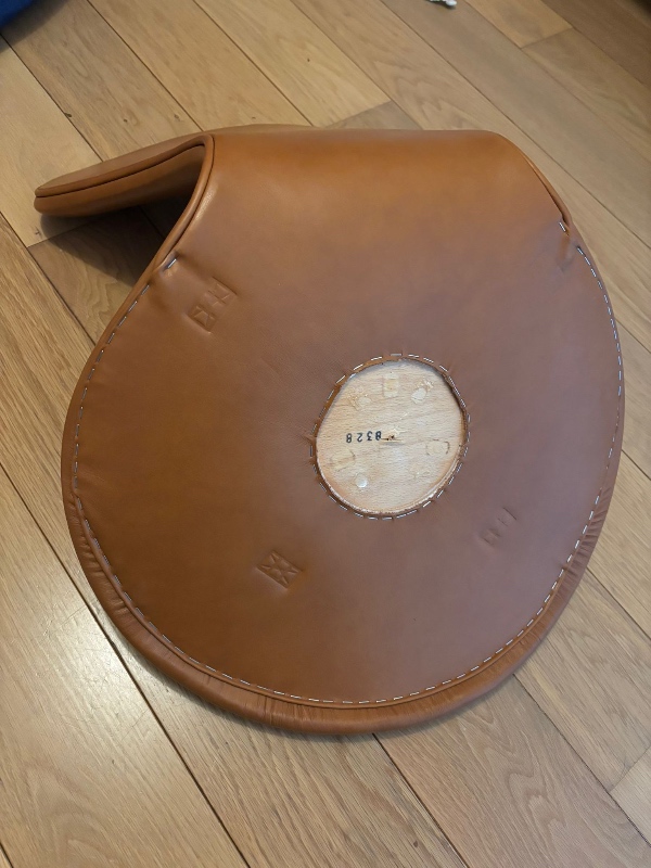 Reparation af Arne Jacobsen 7’er stole