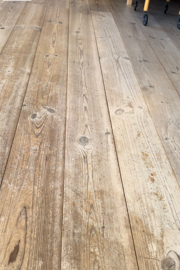 Slibning og behandling af gulv