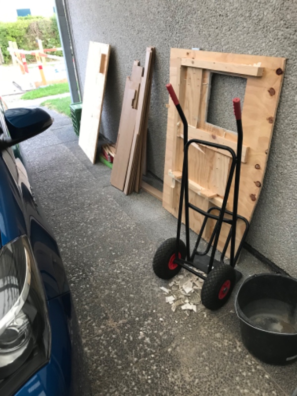 Bortførsel af jord og lidt andet usorteret affald